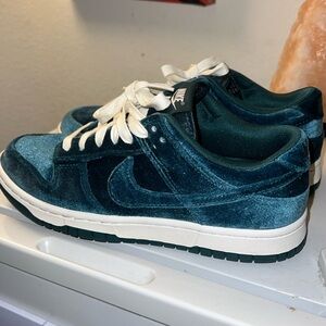 Velvet dunks